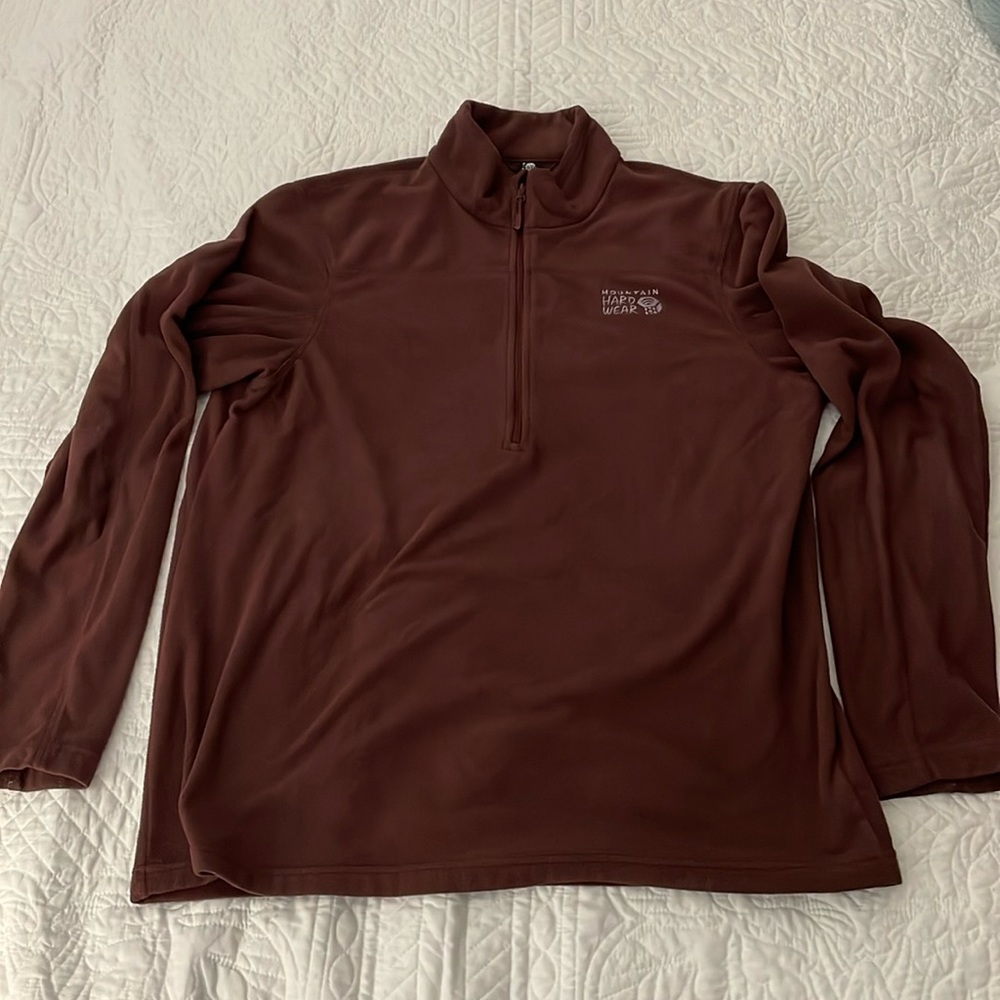 Mountain Hardwear Men's burgundy 1/4 Zip Fleece pullover